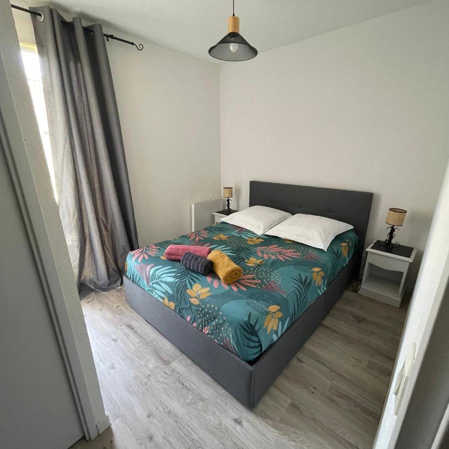 Maison Plain Pied Avec Climatisation Dans Une Residence Privee Avec Piscine Saint-Saturnin-lès-Avignon Eksteriør billede